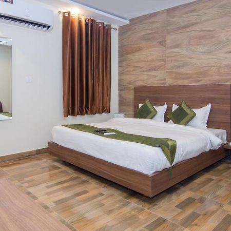 Treebo Trend Bipin International Lucknow Exterior foto