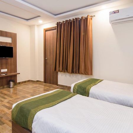 Treebo Trend Bipin International Lucknow Exterior foto