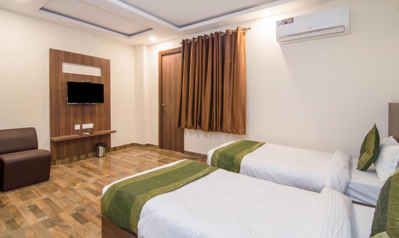 Treebo Trend Bipin International Lucknow Exterior foto