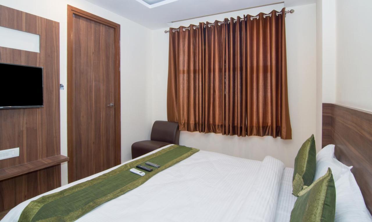 Treebo Trend Bipin International Lucknow Exterior foto