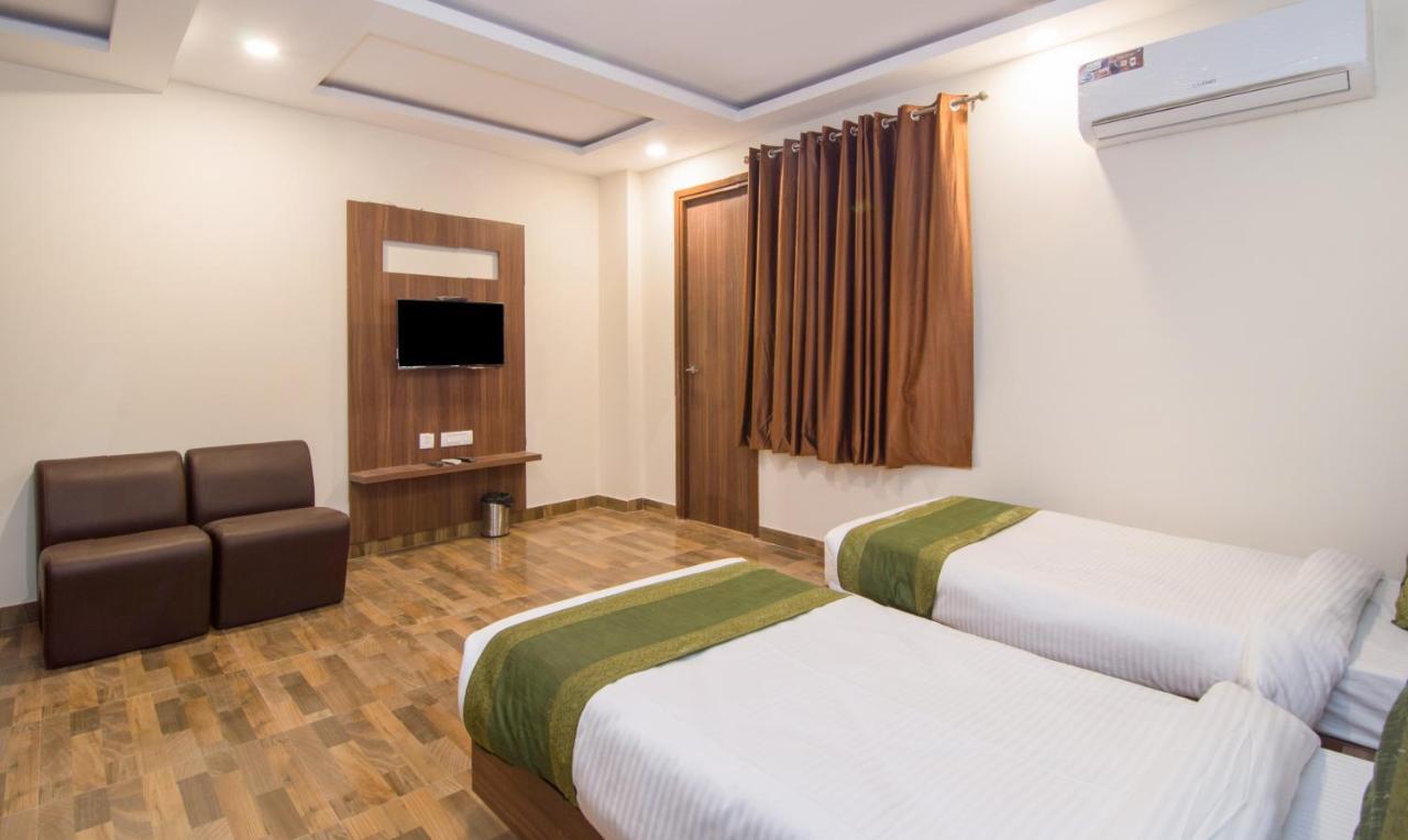 Treebo Trend Bipin International Lucknow Exterior foto